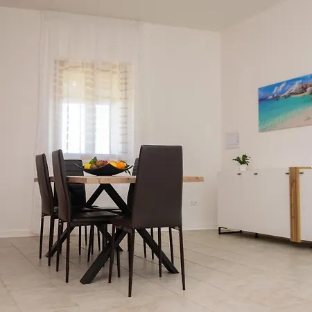 Perilli - Luxury Con Piscina Privata דיסו